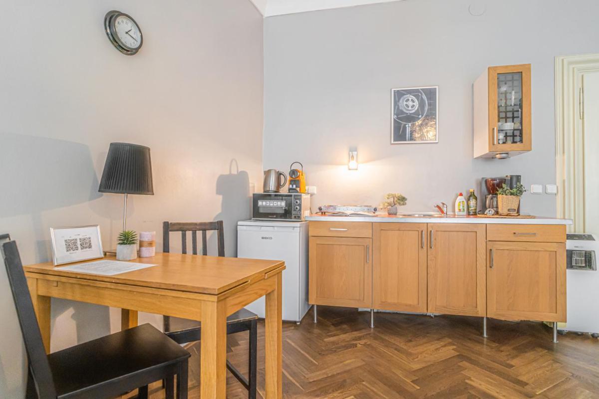 Bright Studio Close To Charles Bridge And Prague Castle Apartment Exterior photo